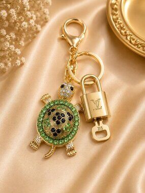 Louis Vuitton Authentic Gold Padlock 🔑 Key + Stylish Bag Unbranded Turtle Charm